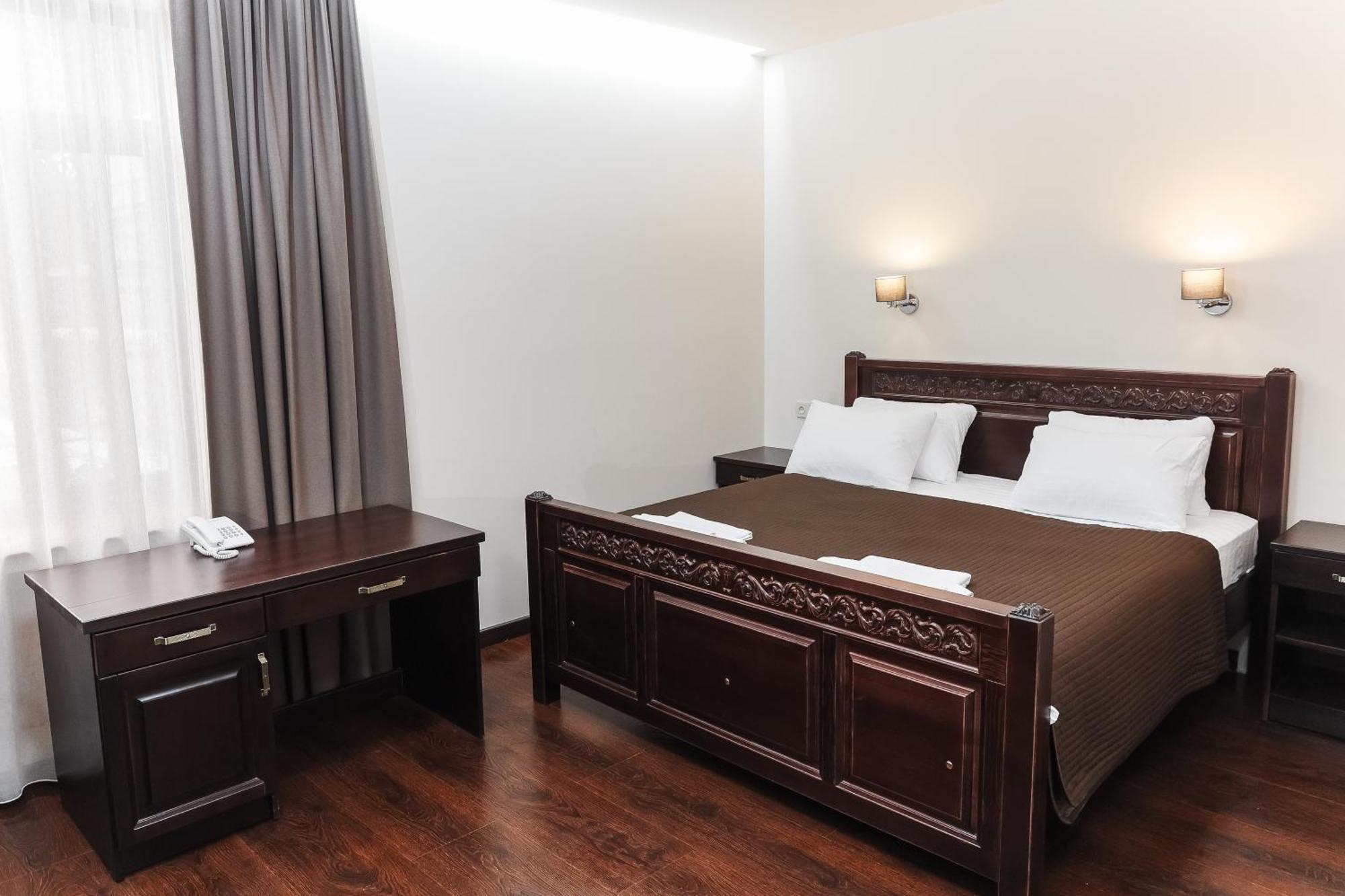 Dvin Hotel Pavlodar Eksteriør bilde