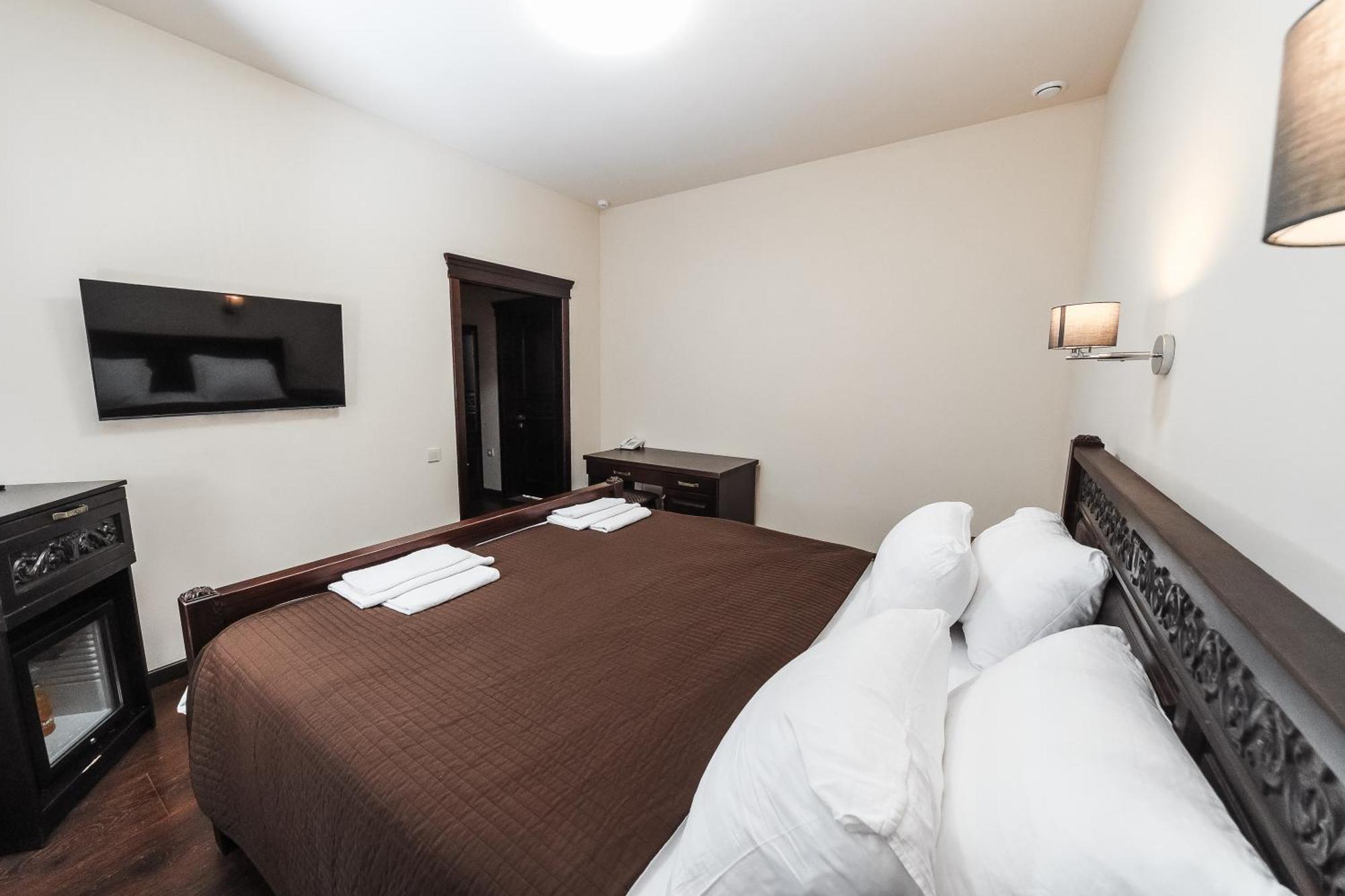 Dvin Hotel Pavlodar Eksteriør bilde