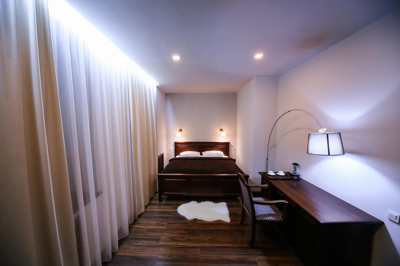 Dvin Hotel Pavlodar Eksteriør bilde