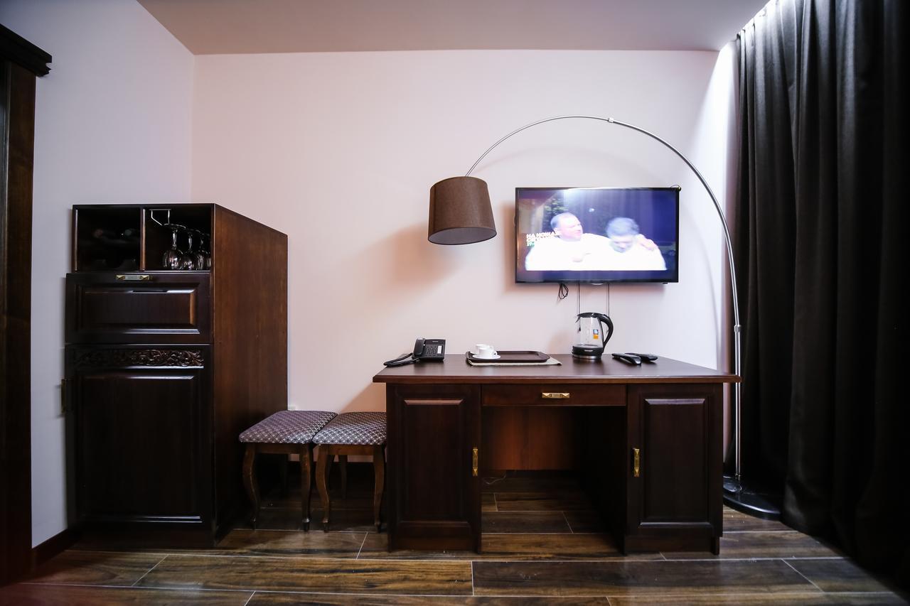 Dvin Hotel Pavlodar Eksteriør bilde