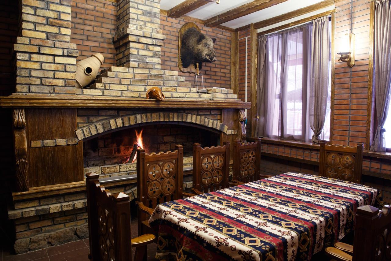 Dvin Hotel Pavlodar Eksteriør bilde
