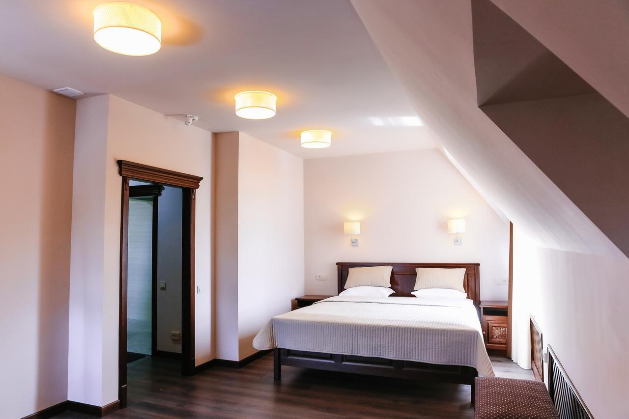 Dvin Hotel Pavlodar Eksteriør bilde
